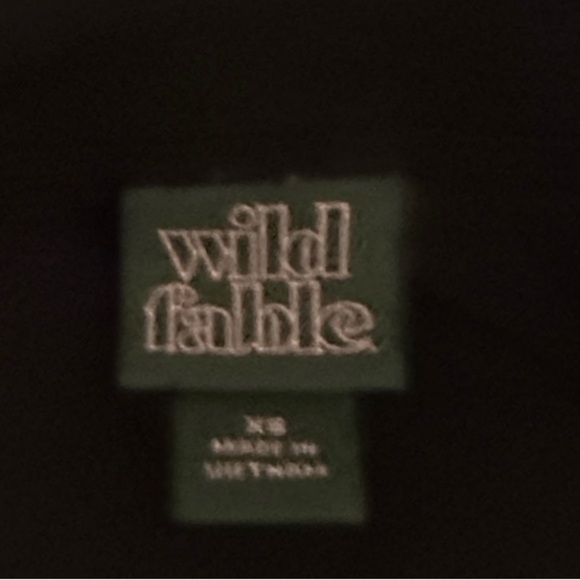 Wild Fable Black V-Neck Crop Top - Picture 2 of 3